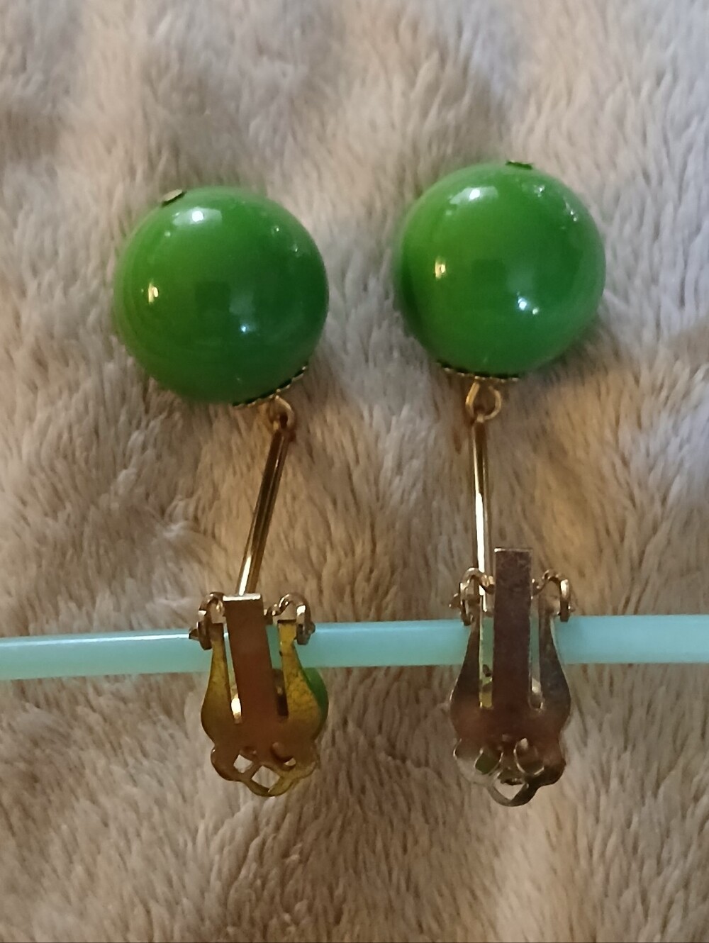 Vintage Vibrant Apple Green Ball Drop Earrings Clip On - Picture 8 of 10